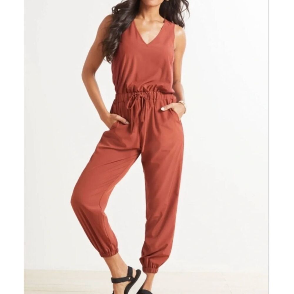 Evereve Black Scout Sleeveless V-Neck Jogger-style Jumpsuit, size Medium